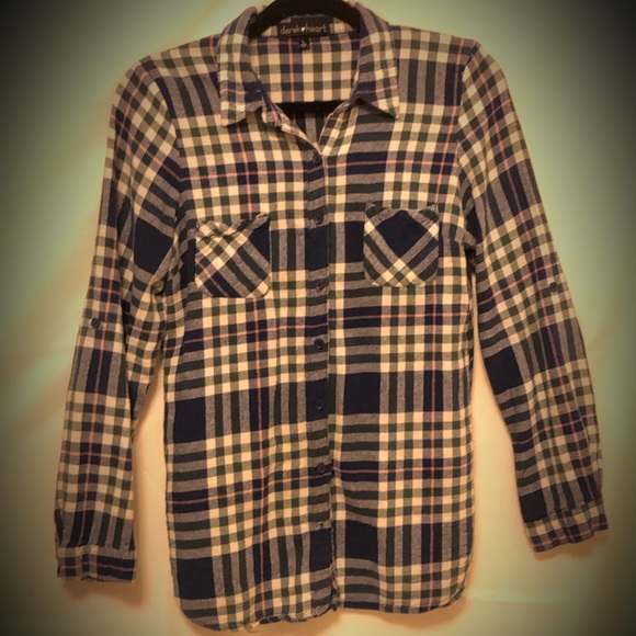 🎁✈️😊Two, Women’s Flannel, Button Front Shirt - Picture 7 of 13
